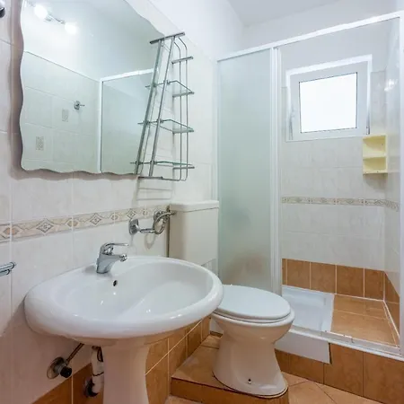 Max Apartment *