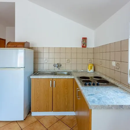 Max Apartment *