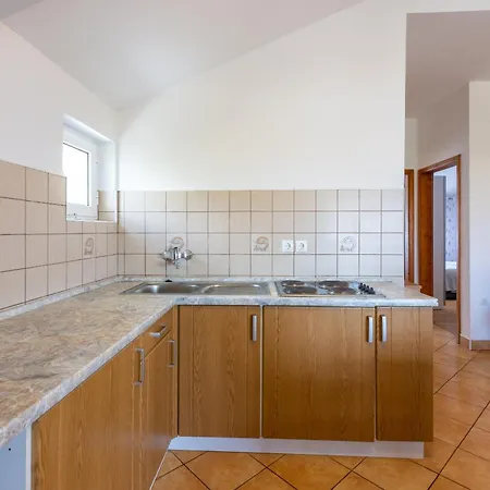 Max Apartment *